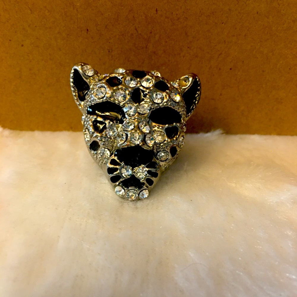 Jaguar stretch ring